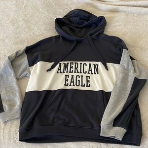 American Eagle Oversized Graphic Sweatshirt